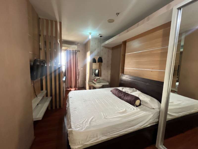 Disewakan Studio Oak Tower B Lantai 21 Full Furnish - View Pool Yang Indah, Hadap Utara, Pulo Gadung
